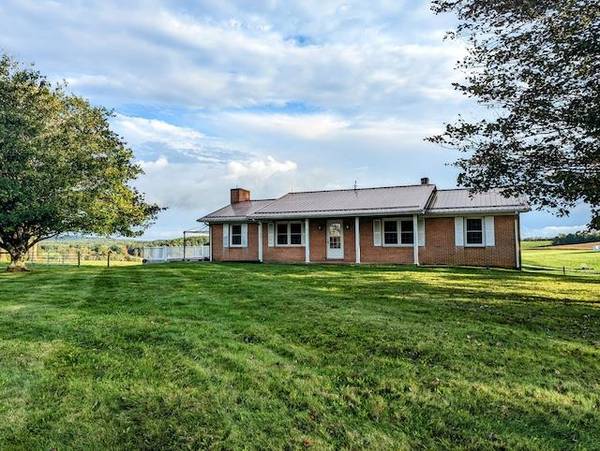 3112 Daniels Run Rd, Check, VA 24072