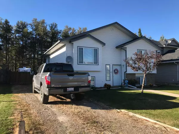 604 10 AVE, Fox Creek, AB T0H 1P0