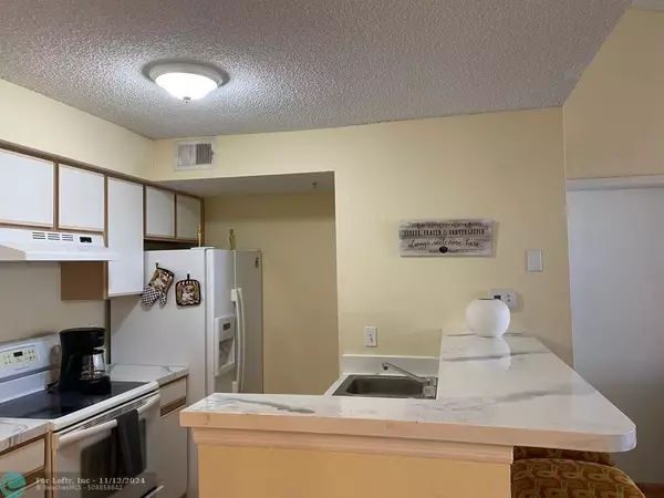 Kissimmee, FL 34741,2202 Key west Court  #632