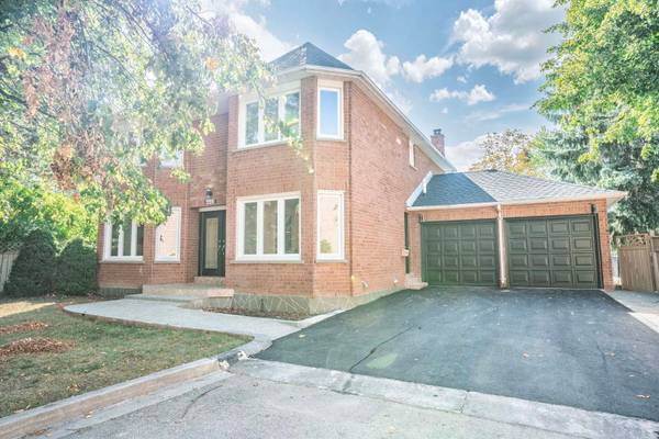 6685 Mockingbird LN, Mississauga, ON L5N 5K1