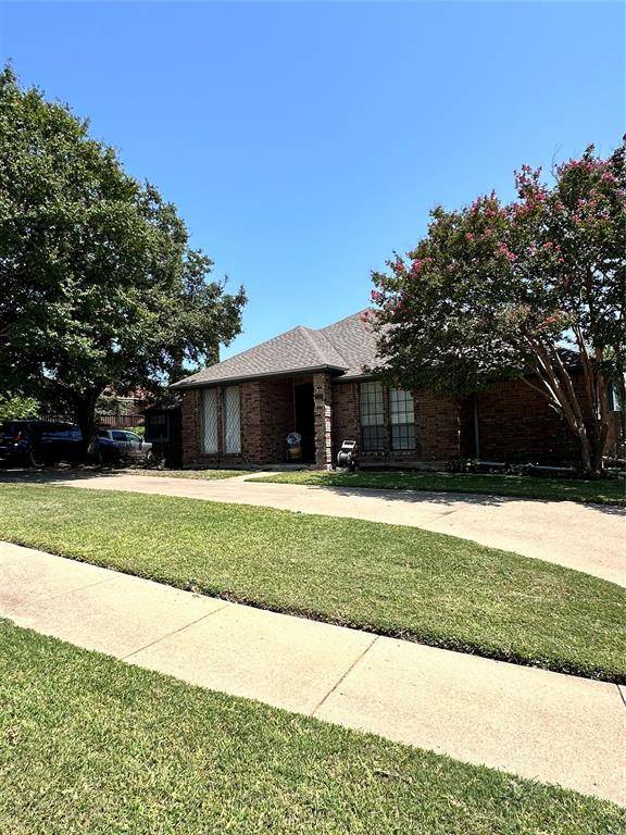 2225 Royal Crest Drive,  Garland,  TX 75043