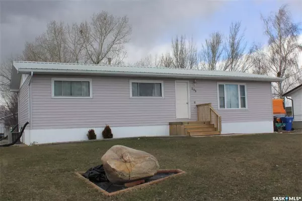 209 3rd AVENUE E, Lampman, SK S0C 1N0