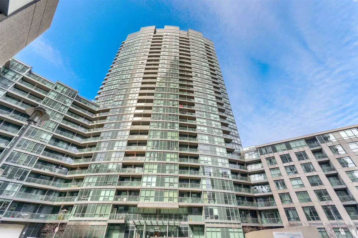 Toronto C01, ON M5V 1B2,231 Fort York BLVD #1511