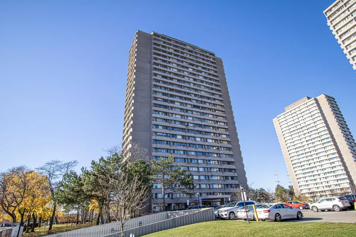 Toronto, ON M3C 1S5,715 Don Mills RD #1608