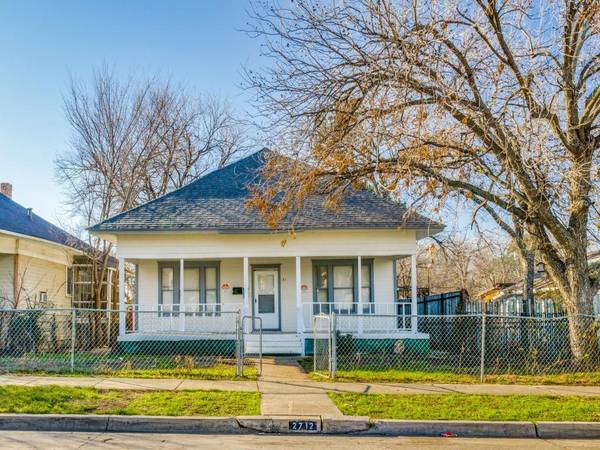 2712 Wilkinson Avenue,  Fort Worth,  TX 76103