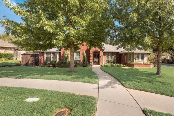 2104 N Aspenwood, Grapevine, TX 76051