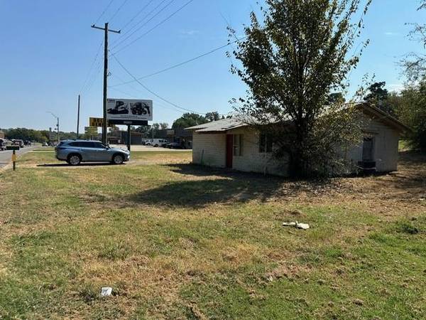 511 W W M Watson, Daingerfield, TX 75638