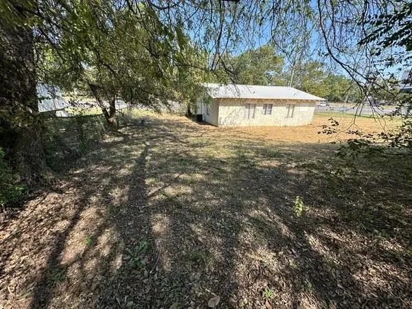 Daingerfield, TX 75638,511 W W M Watson