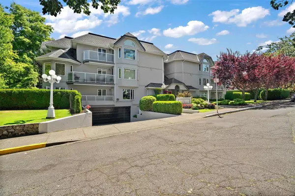 Oak Bay, BC V8S 4R3,1477 Yale St #203