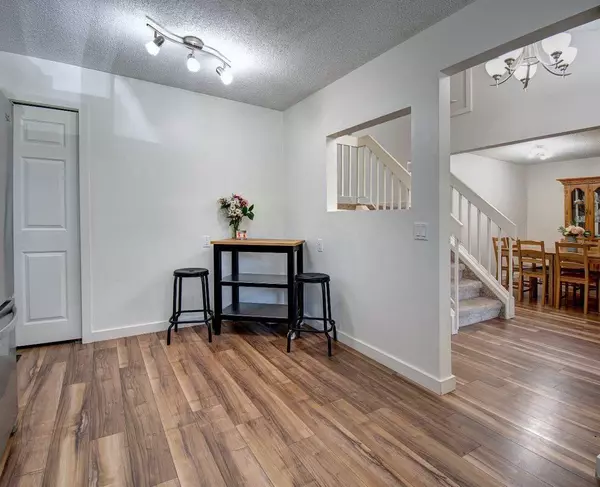 Calgary, AB T3H 1R6,40 Strathearn Rise SW