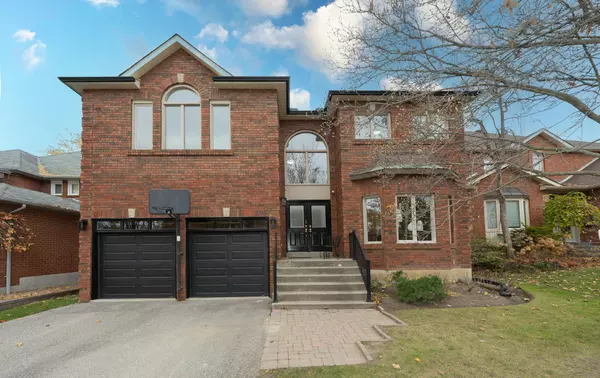 136 Markwood LN, Vaughan, ON L4J 7K6