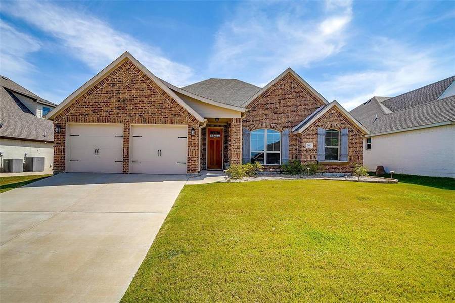 305 Bluffside Trail, Benbrook, TX 76126