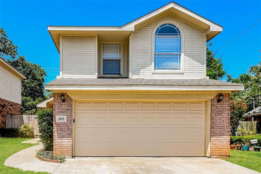 7425 Arbor Park Drive, Fort Worth, TX 76120