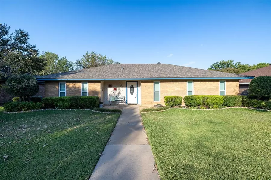 1912 Big Sky Drive, Lewisville, TX 75077