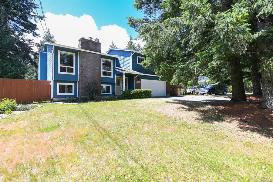 2235 Idiens Way, Comox, BC V9M 3Y9