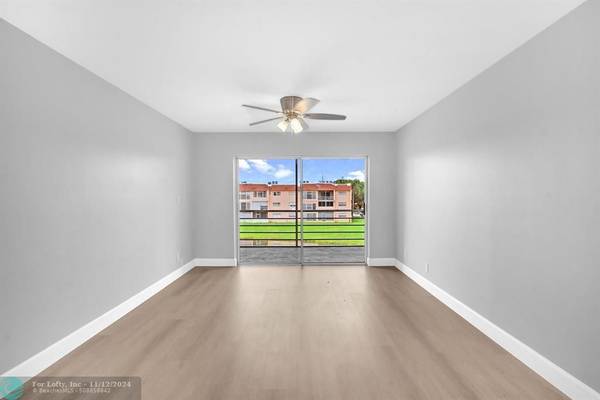 Sunrise, FL 33322,8891 Sunrise Lakes Blvd  #305