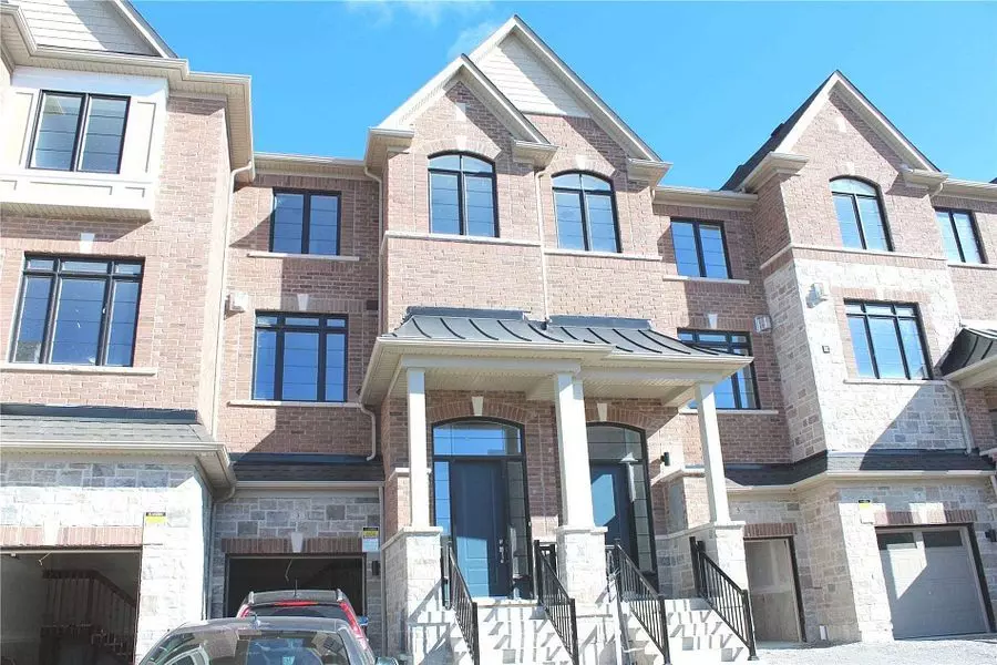 3 Elkington CRES, Whitby, ON L1P 2A9