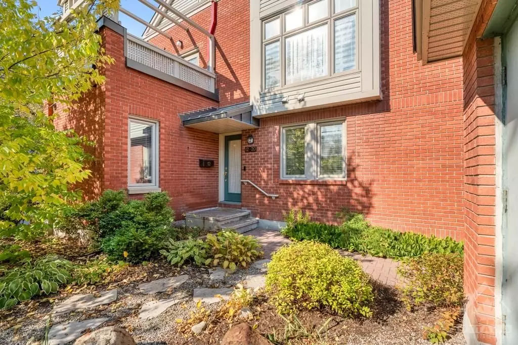 Vanier And Kingsview Park, ON K1L 8K5,20 CHARLEVOIX ST #12