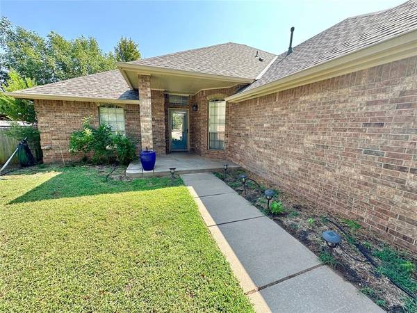 1676 Strayfox Crossing, Edmond, OK 73012