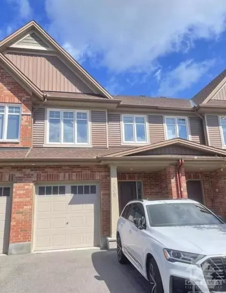 209 FERGUS CRES, Barrhaven, ON K2J 3L7