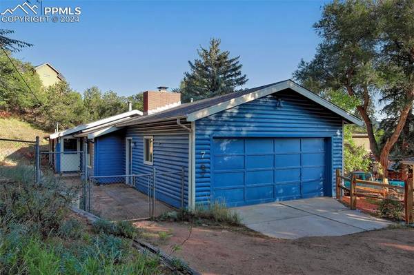 7 Crystal Park PL, Manitou Springs, CO 80829