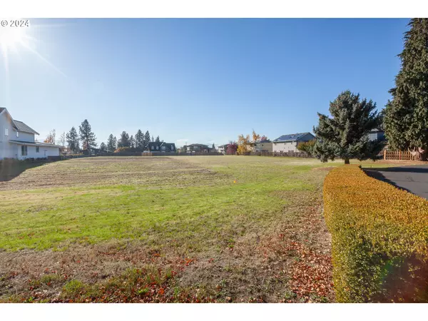 Hood River, OR 97031,3643 LOIS DR