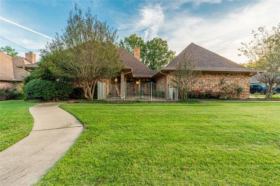 4010 Alpine Street, Paris, TX 75462