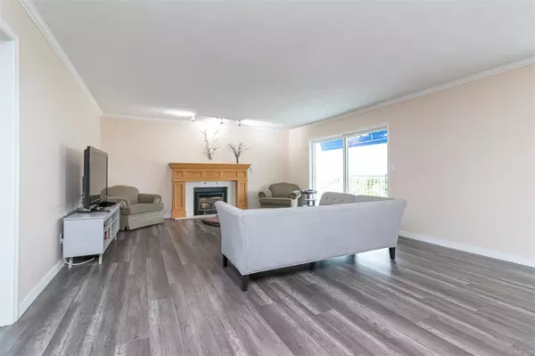 Central Saanich, BC V8Z 5V1,6599 Central Saanich Rd #E