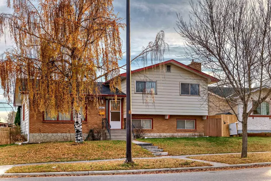 4927 Marlborough DR NE, Calgary, AB T2A 2Z4