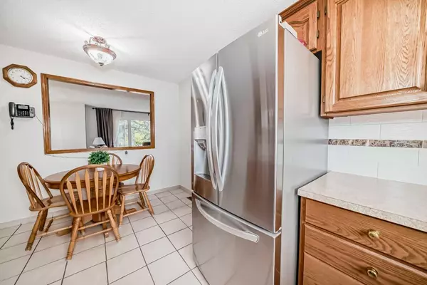 Calgary, AB T2J 4P9,532 Queensland CIR SE