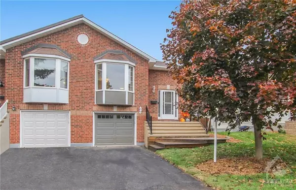 Barrhaven, ON K2J 4G1,24 WOODGATE WAY