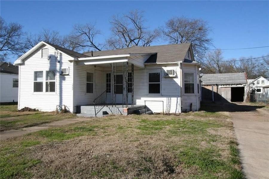 808 W 8th Street, Bonham, TX 75418