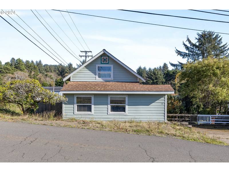 10 SE WILLIAMS AVE, Depoe Bay, OR 97341