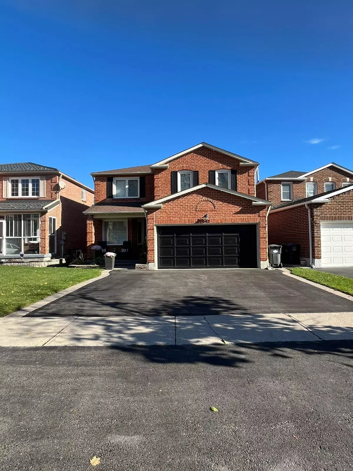 Mississauga, ON L5B 3K2,342 Riel DR