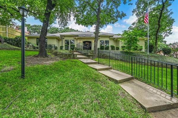 2728 Steamboat Circle, Arlington, TX 76006