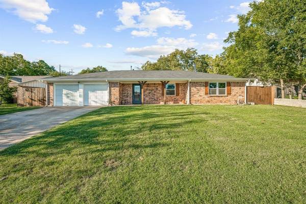 1110 Vivienne Street,  Weatherford,  TX 76086