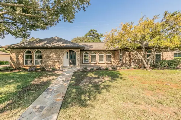 Arlington, TX 76012,1715 Covemeadow Drive