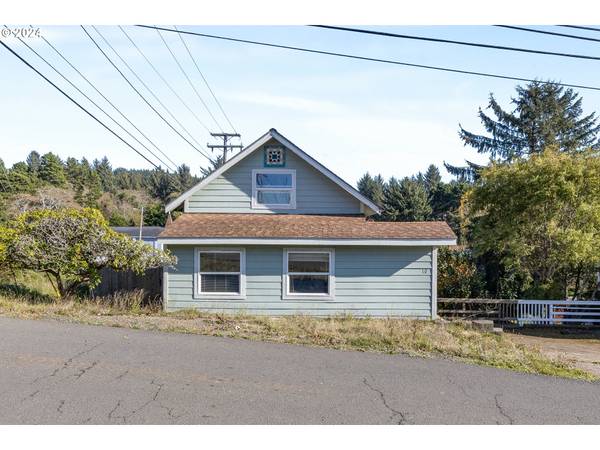 10 SE WILLIAMS AVE, Depoe Bay, OR 97341