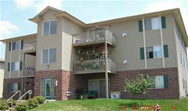 30 Zeller Xing #312, North Liberty, IA 52317