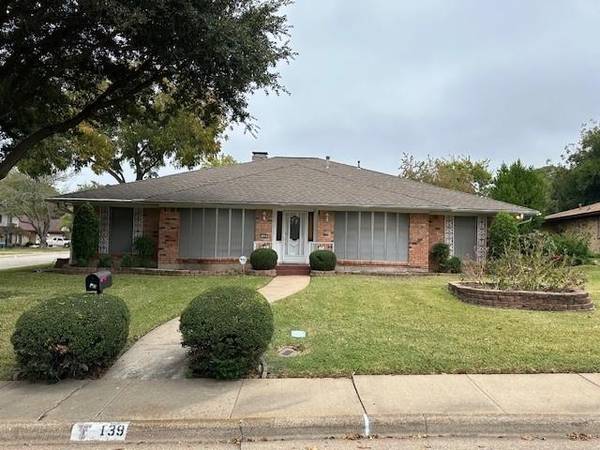 139 S Capri Drive, Duncanville, TX 75116