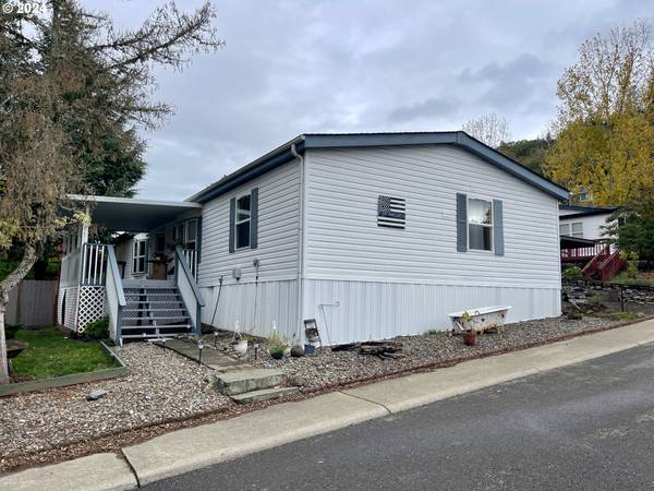 297 OLIVIA LN, Roseburg, OR 97470