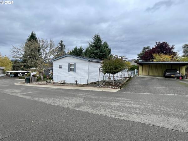 Roseburg, OR 97470,297 OLIVIA LN