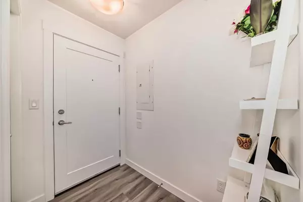 400 Auburn Meadows Common SE #412, Calgary, AB T3M 3K7