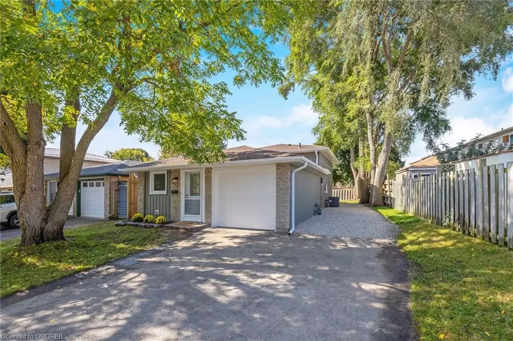 Cambridge, ON N3H 4X5,402 PINETREE CRES