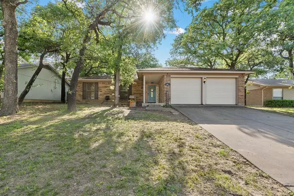 Azle, TX 76020,737 Timberoaks Drive