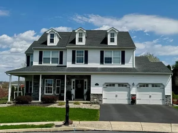 27 Kings Court, Allen Twp, PA 18067