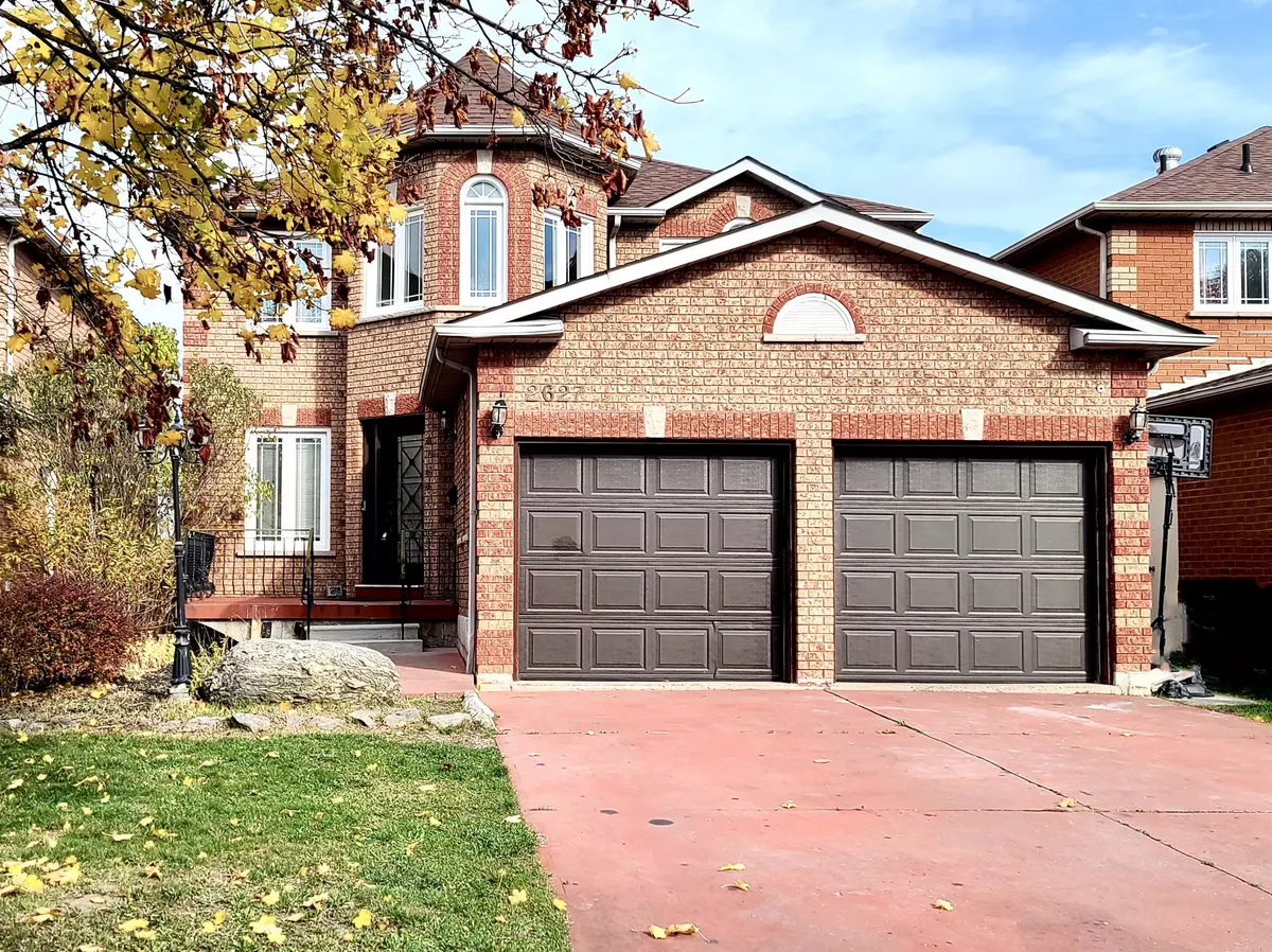 Mississauga, ON L5K 2S1,2627 Comet CT