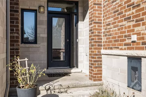 Ottawa, ON K1V 2N4,635 WHITECLIFFS AVE