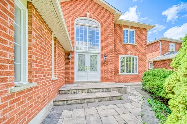 Richmond Hill, ON L4B 2S4,25 Trinity CRES