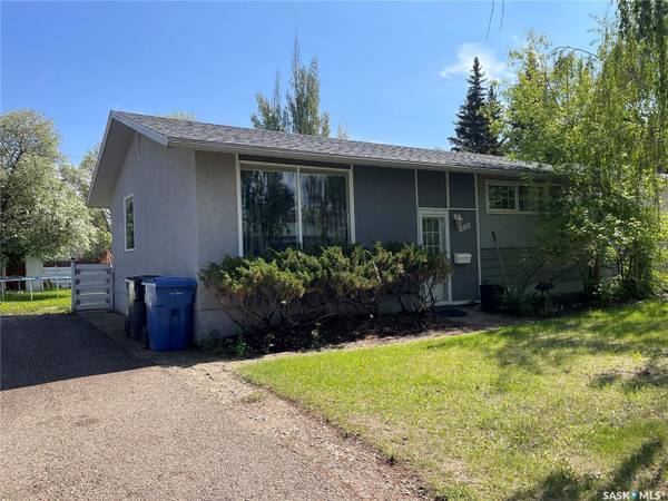 8913 17th AVENUE, North Battleford, SK S9A 2T8